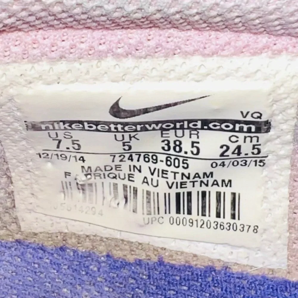 Nike Toki 